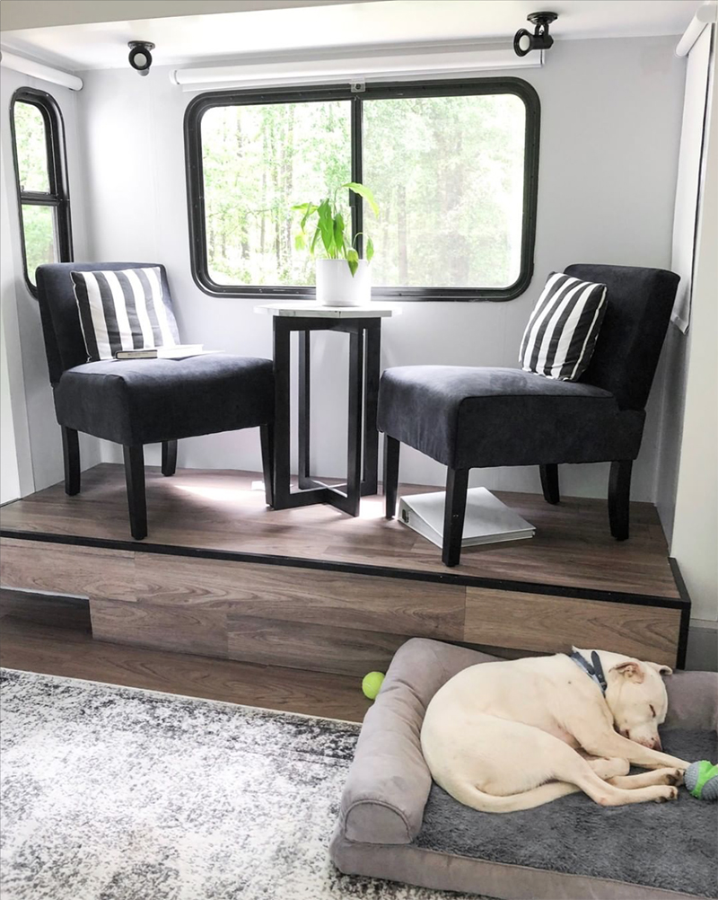 Renovated RV from @fifthwheelfarmhouse