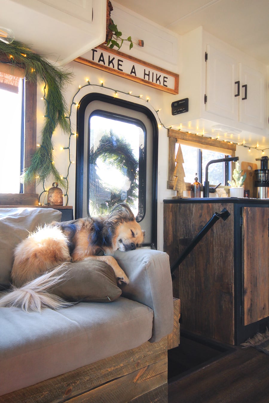 Renovated RV Christmas Tour from MountainModernLife.com 
