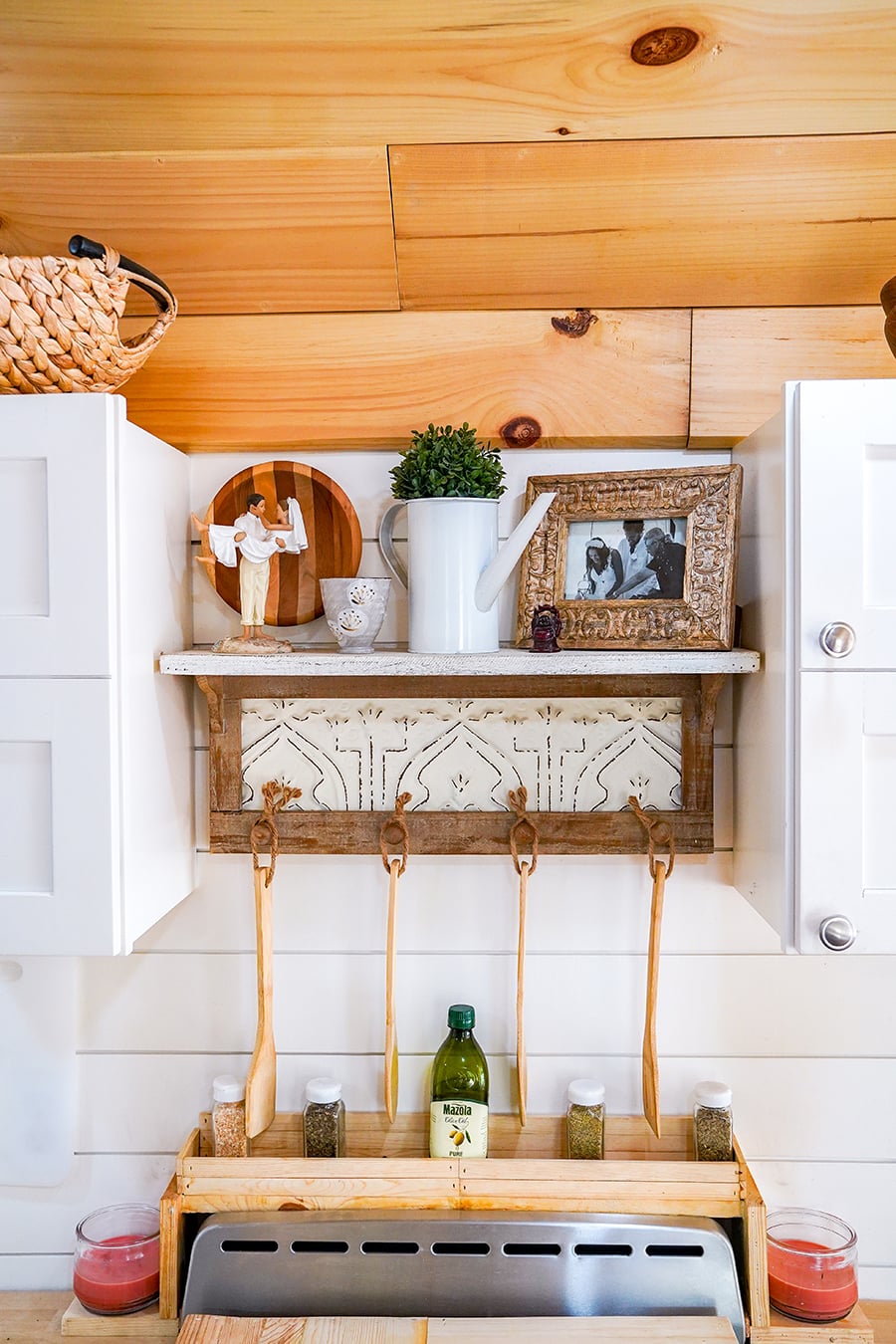 clever kitchen storage inside school bus @happyhomebodies