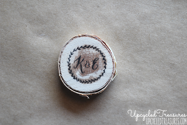 How to Make a Rustic Ring Box out of a birch branch, perfect for a woodland inspired wedding! Plus FREE Wedding Design printable. MountainModernLife.com How to Make a Rustic Ring Box out of a birch branch, perfect for a woodland inspired wedding! Plus FREE Wedding Design printable. MountainModernLife.com