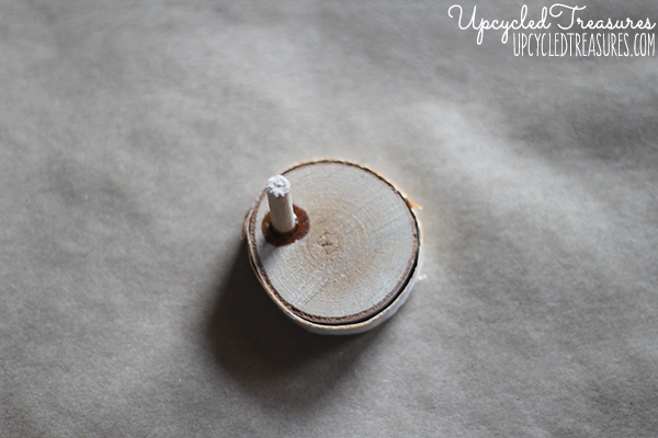 How to Make a Rustic Ring Box out of a birch branch, perfect for a woodland inspired wedding! Plus FREE Wedding Design printable. MountainModernLife.com How to Make a Rustic Ring Box out of a birch branch, perfect for a woodland inspired wedding! Plus FREE Wedding Design printable. MountainModernLife.com