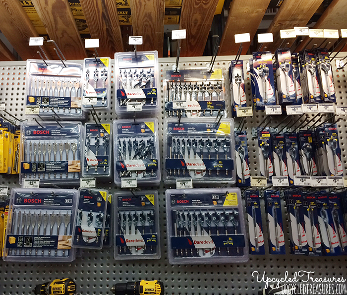 How to Make a Rustic Ring Box out of a birch branch, perfect for a woodland inspired wedding! Plus FREE Wedding Design printable. MountainModernLife.com How to Make a Rustic Ring Box out of a birch branch, perfect for a woodland inspired wedding! Plus FREE Wedding Design printable. MountainModernLife.com