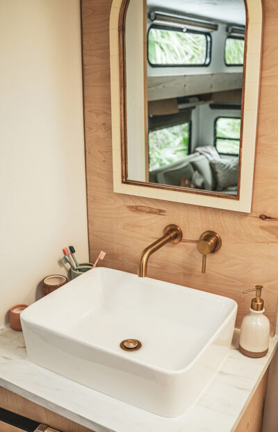 modern-toyhauler-RV-bathroom-renovation-from-@thelincolntribe