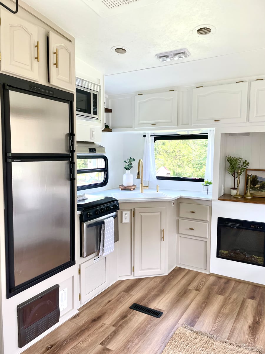 You\'ll want to make this renovated fifth wheel your adventure home (and you can!)