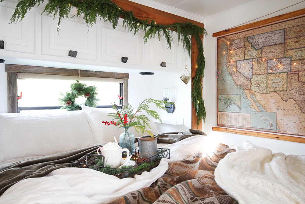 RV bedroom with Christmas garland