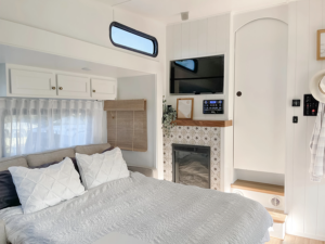 5th wheel living room