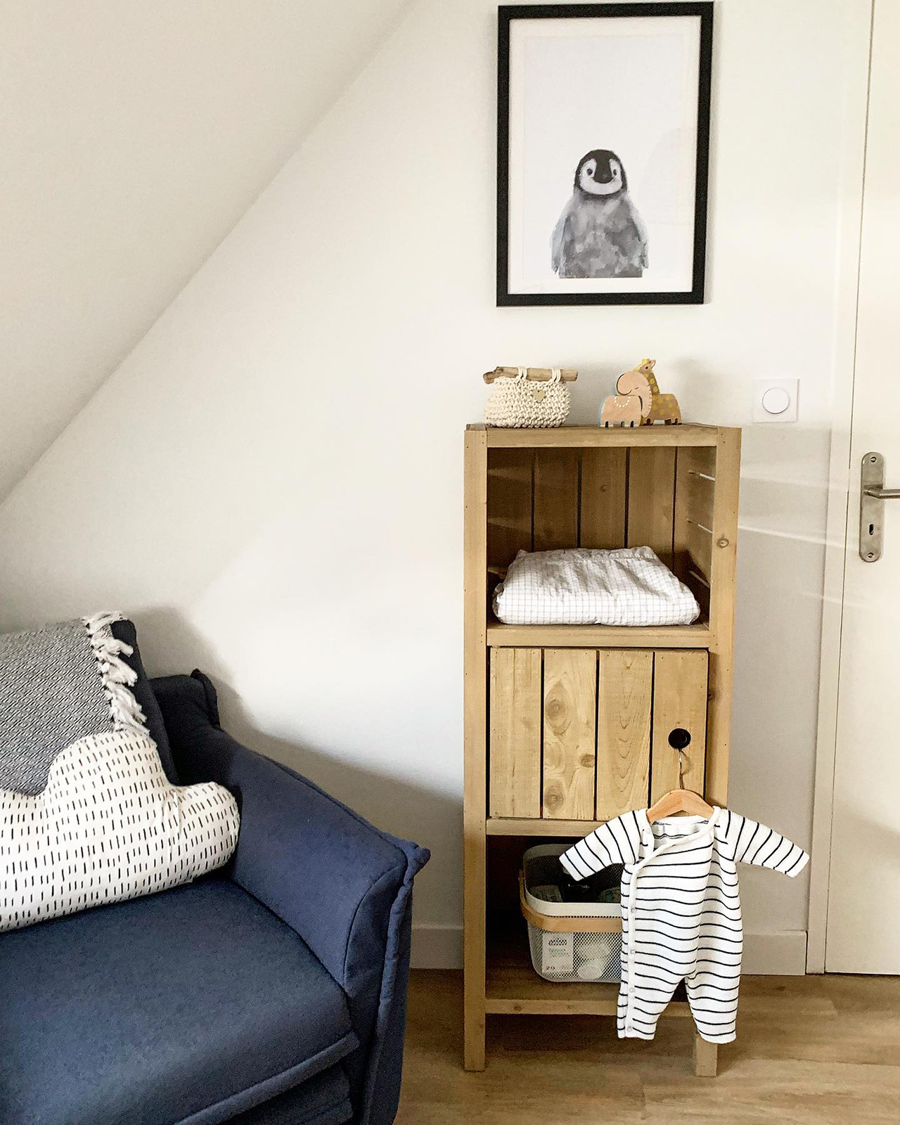 neutral nursery decor