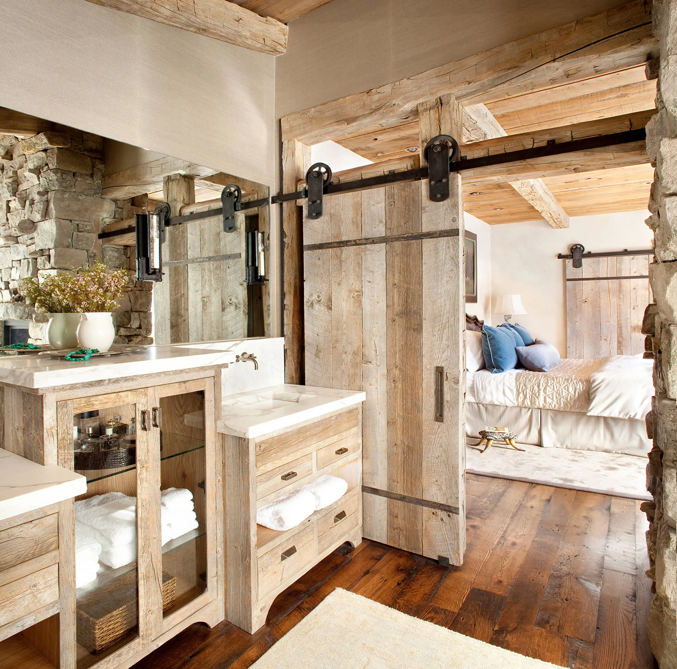 Mountain rustic bathroom by Peace Design